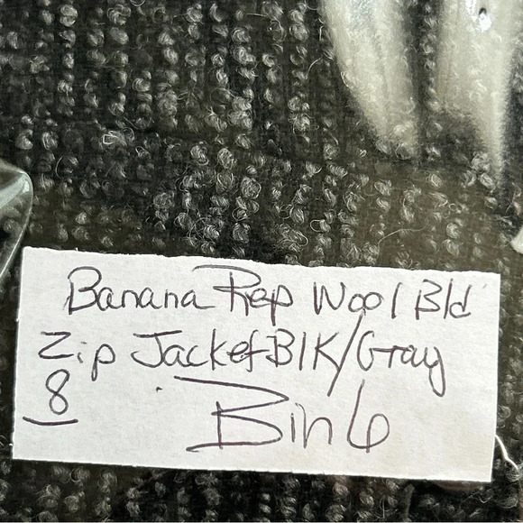 Banana Republic‎ Women’s  8 Wool Blend Full Zip Jacket Black Gray Fringe Lined - Picture 16 of 16